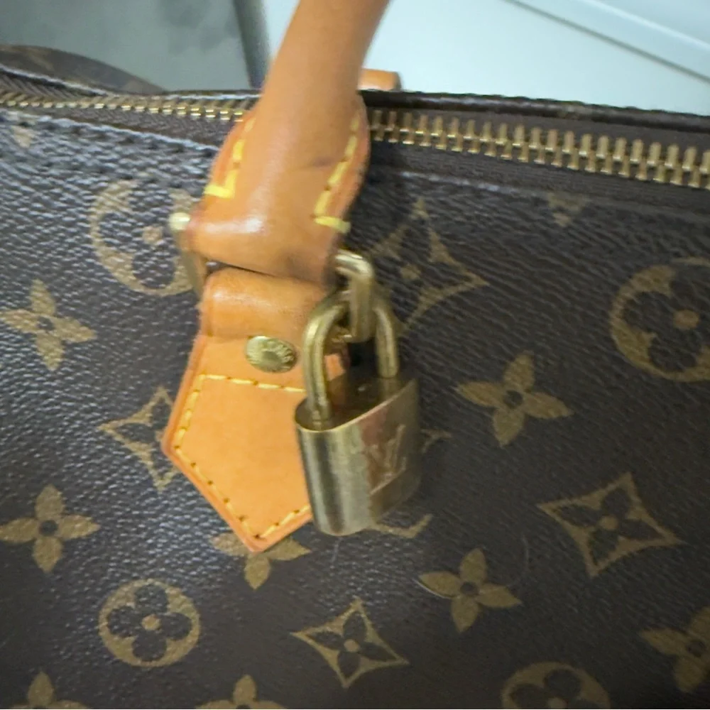 Louis Vuitton Speedy 30 Handbag - Picture 6 of 14